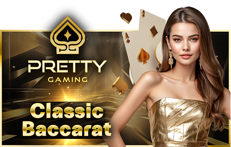 Dealer wanita berdiri di hadapan meja Baccarat dengan kad dan cip, menampilkan logo Pretty Gaming dan aksen emas.